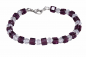 Unser Armband Cube wurde mit Swarovski Beats in Amethyst und abwechselnd mit transparenten Rauten hergestellt. Wir bieten auch noch die Farbe Light Topas an was ein Gelber Farbton ist. Das Armband wurde in liebevoller Handarbeit bei uns im Atelier in Aben