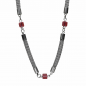 Unsere Halskette Gliederkette aus Edelstahldraht besteht aus einem speziellen Edelstahl Drahtgeflecht als Kette. Dieses Geflecht ist einzigartig und wurde bei uns im Haus entworfen. Die Kette hat Swarovski Beats zwischen den einzelnen Gliedern. Diese Beat