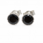 Unser Ohrstecker Lady Glitzer ist aus Ohrstecker 925 Sterlingsilber und Zirkonia. Wir bieten die Zirkonia in den Farben Schwarz, Weiß, Rot, Blau, Gelb, Türkis und Grün an. Diese Ohrstecker wurden in liebevoller Handarbeit in unserem Atelier zusammengefügt