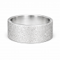 Entdecken Sie unseren Ring aus Silber 935 mit Diamantlook-Oberfläche. Handgefertigt in unserer Manufaktur in Abenberg, strahlt er zeitlose Eleganz aus. Ein exquisites Schmuckstück, das Ihre Persönlichkeit perfekt unterstreicht.