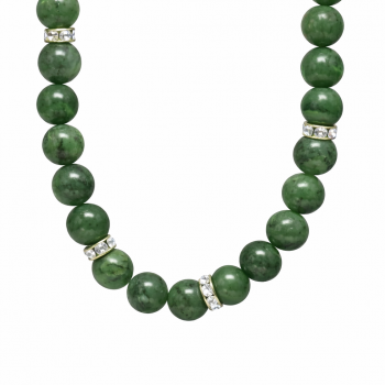 Unsere Jadekette Jadetraum ist aus Echten Jade Nephrit Perlen mit unregelmäßig verteilten Strasseinlagen. Die Aufteilung ist einzigartig und diese Kette wurde bei uns in Abenberg in liebevoller Handarbeit hergestellt.