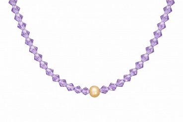 Unsere Halskette Glitzerperle besteht aus Swarovski Rauten in zartem Lila oder in Transparent. Mittig haben wir eine echte Salzwasserperle eingereiht in einen Zarten Braunton. Wir haben diese Kette in liebevoller Handarbeit in unserem Atelier in Abenberg