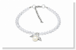 Unser Armband Abenberger Engel ist mit Swarovski Rauten in zartem Lila oder Transparent gefertigt. Als kleinen Blickfang haben wir einen hängenden Abenberger Engel mittig im Armband platziert. Dieses Armband wurde mit liebevoller Handarbeit in unserem Ate